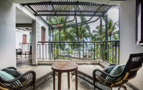 Royal Palm Hires 7398